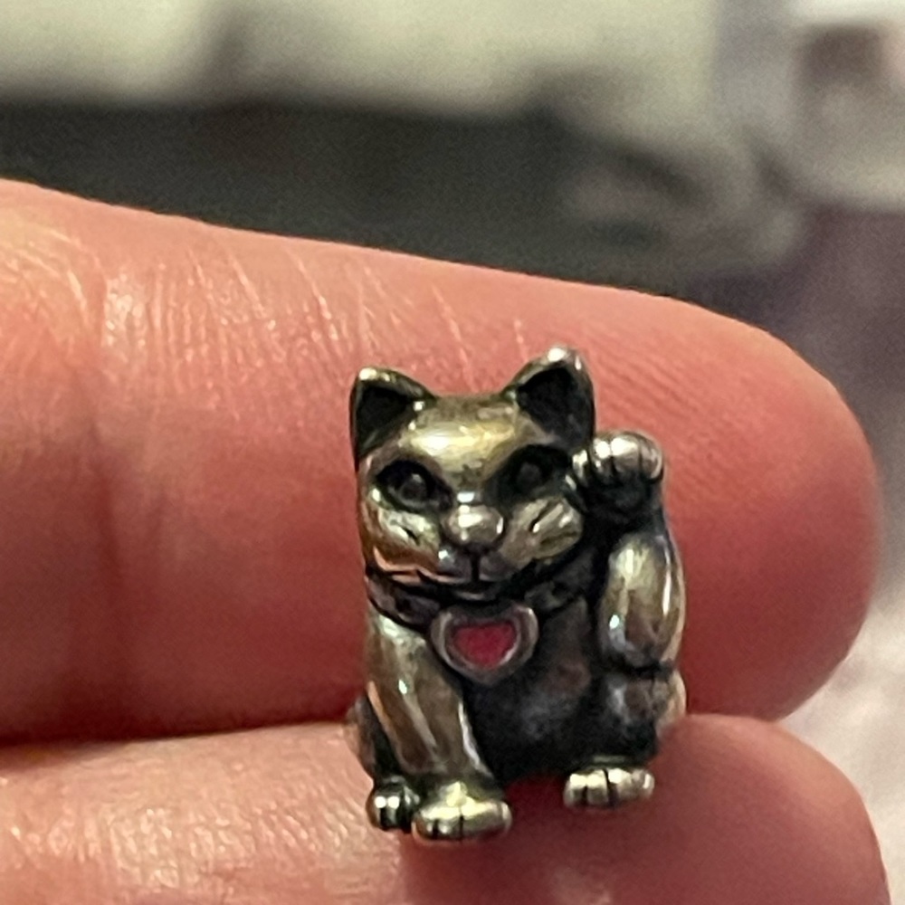 Pandora 925 Sterling Silver Lucky Waving Cat Charm 790989